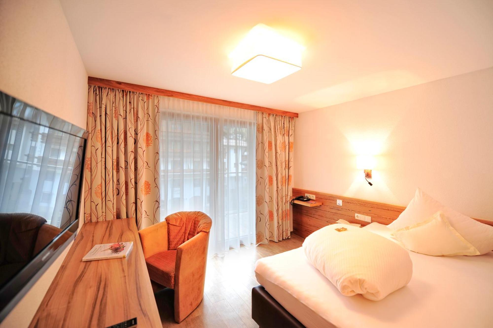 Hotel Arnika อิสชเกิล ภายนอก รูปภาพ