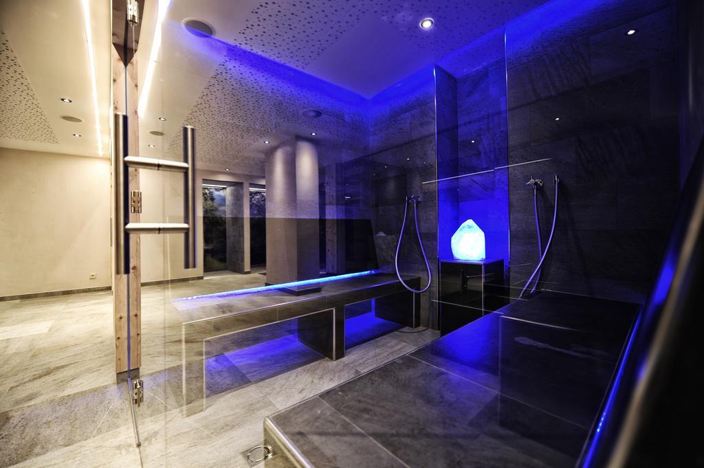 Hotel Arnika อิสชเกิล ภายนอก รูปภาพ