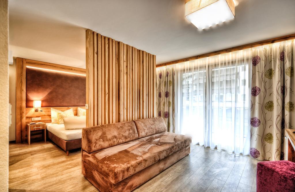 Hotel Arnika อิสชเกิล ภายนอก รูปภาพ