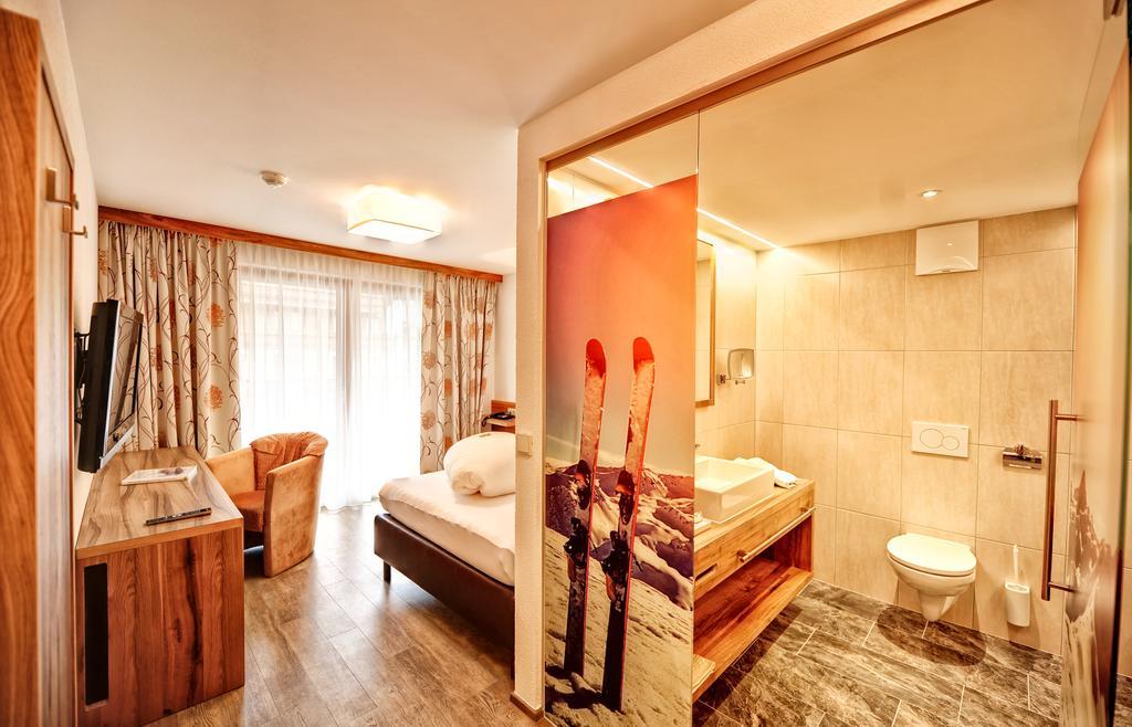 Hotel Arnika อิสชเกิล ภายนอก รูปภาพ